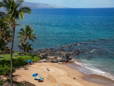 Wailea Vacation Rental Two Bedrooms Sleeps Six Walk to Beach